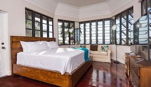 Main Room on the third floor over looking the ocean