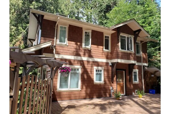 Home - Charming Nest is on the entire second floor with a private entrance 