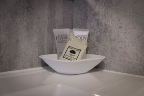 Bathroom amenities