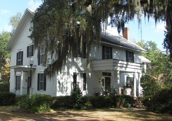 Providence Hall 