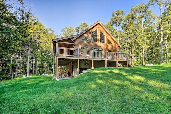 Londonderry Vacation Rental | 3BR | 2BA | 1,612 Sq Ft | Stairs Required