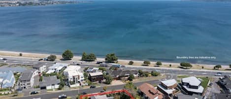 Perfectly located, so close to lake (70m) and Taupō town centre (1km)