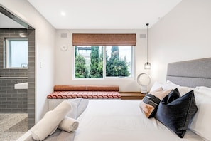 The Balmainer - Stylish, Unique, Executive Abode in the Heart of Balmain