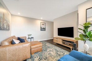 The Balmainer - Stylish, Unique, Executive Abode in the Heart of Balmain