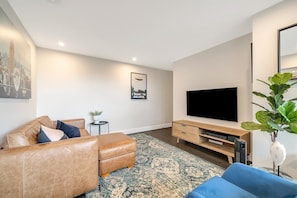 The Balmainer - Stylish, Unique, Executive Abode in the Heart of Balmain