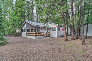 Exterior | Single-Story Cabin