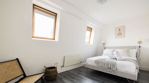 Double bed - Bedroom 1