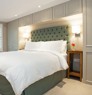 King sized bed - Bedroom 1