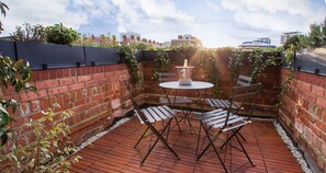 Roof terrace area
