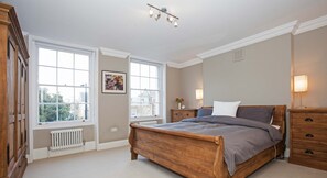 Super king sleigh bed - Bedroom 1