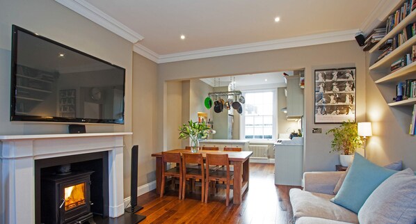 Open-plan living, dining and kitchen area