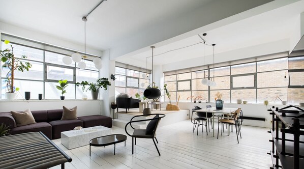 Open plan living/dining/office area