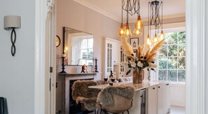 Open plan kitchen/dining room