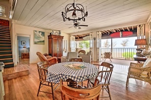 Dining Area | Dishware & Flatware