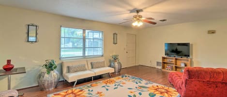 Englewood Vacation Rental | 2BA | 2BA | 1,268 Sq Ft | Step-Free Access