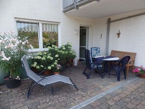 屋外ダイニングエリア