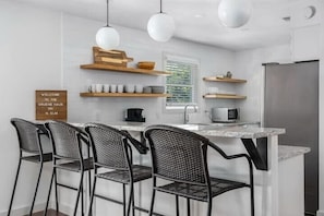 Kitchen Bar