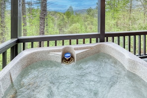 4-person hot tub with a beautiful view