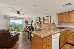 Open and Inviting Floor Plan
