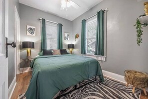 Queen Bedroom with jungle vibes