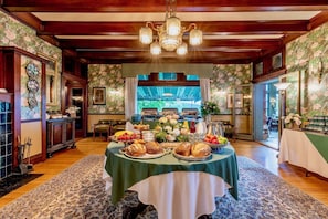 Add breakfast to your stay. Catering avail.