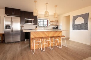Full kitchen to enjoy meals together with your friends and loved ones
