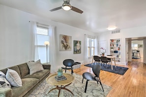 Living Room | Free WiFi | 2.3 Mi to Downtown