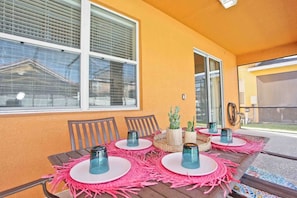 How about an al fresco family meal?