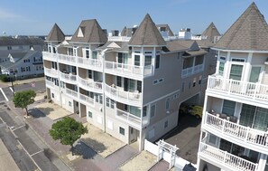 Multi Level TownHome Complex 1 Block from Beach, 3 balconies ocean view