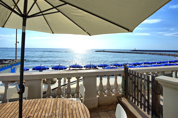 Balcony / Terrace / Patio, Outdoor