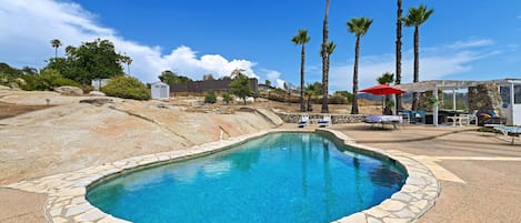 Pool with relaxing sitting areas to enjoy  360 degrees views of the valley!