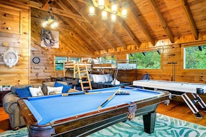 Spielezimmer