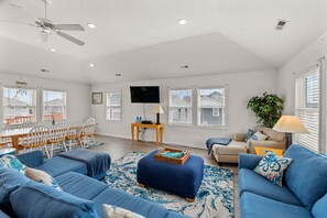 GR3611: Beach Bum'n | Top Level Living Area