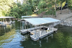 Nice Boat dock foor you to bring your boat or to be able to swim off of.