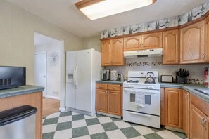 Two bed Apt in Arlington l King Bed | Free parking