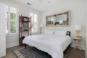 1st Floor Guest Room, King Size Bed