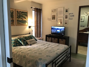 Private sleeping area with sliding closure