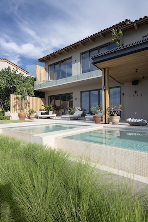 Pool, Hot Tub