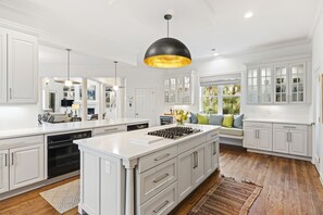 Fully equipped kitchen - Chef's Dream!