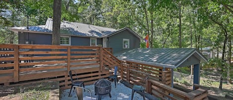 Townville Vacation Rental | 4BR | 3BA | Step-Free Access | 2,300 Sq Ft