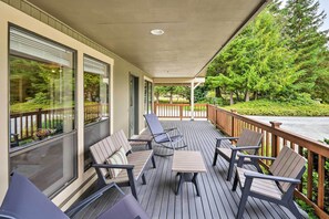 Covered Deck | Outdoor Seating | Backyard