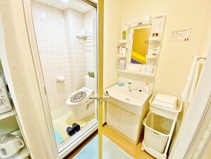Toilet & sink