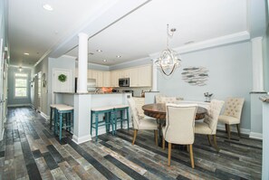Dining area with seating for 6.