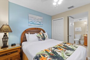 Unit with 1 Queen bed