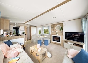 Platinum 3 - Parc Farm Holiday Park, Mold