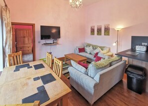 Pembrokeshire Cottage - Grondre Holiday Park, Clunderwen, Nr Narberth