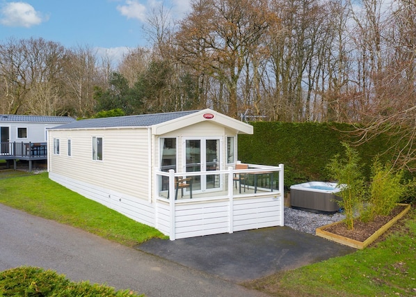 Pembroke 2 - Noble Court Holiday Park, Narberth