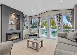 Pembroke 2 - Noble Court Holiday Park, Narberth