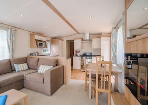 Beech 3 VIP - Andrewshayes Holiday Park, Axminster