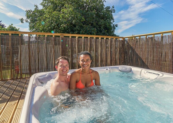 Bain à remous extérieur